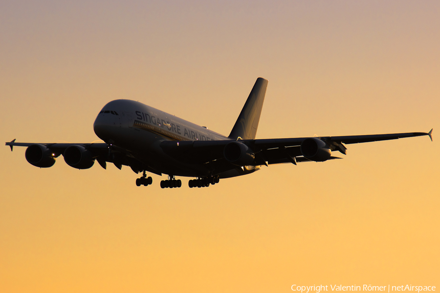 Singapore Airlines Airbus A380-841 (9V-SKV) | Photo 510441