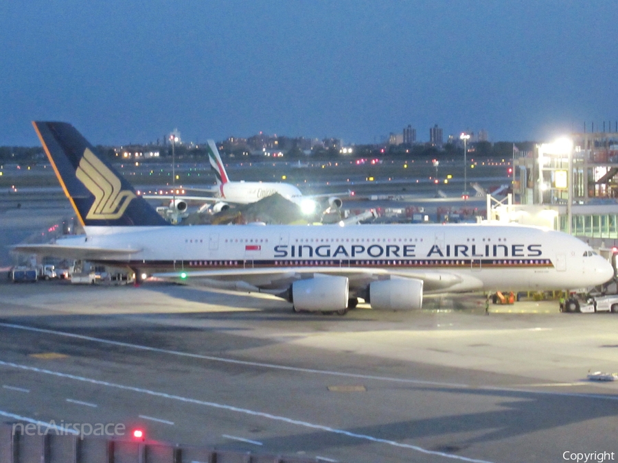 Singapore Airlines Airbus A380-841 (9V-SKV) | Photo 528248