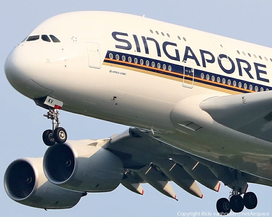 Singapore Airlines Airbus A380-841 (9V-SKV) | Photo 383262