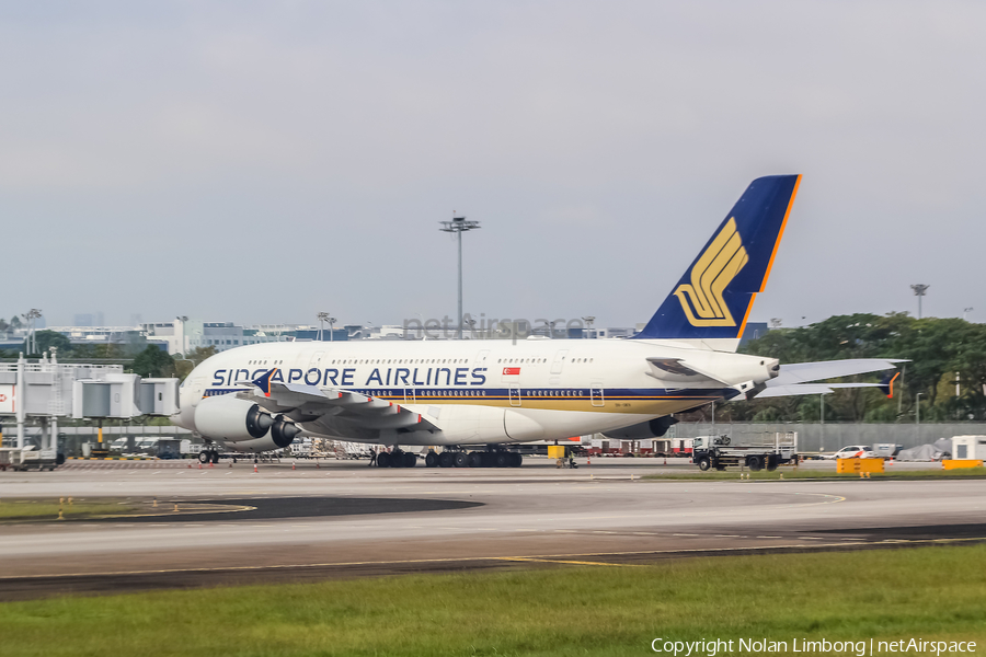 Singapore Airlines Airbus A380-841 (9V-SKV) | Photo 594222