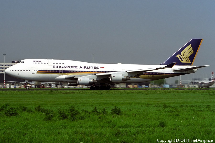 Singapore Airlines Boeing 747-412 (9V-SMA) | Photo 318437