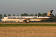 Singapore Airlines Airbus A350-941 (9V-SMH) at  Amsterdam - Schiphol, Netherlands