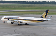 Singapore Airlines Airbus A350-941 (9V-SMJ) at  Houston - George Bush Intercontinental, United States