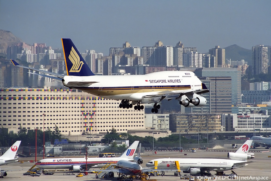 Singapore Airlines Boeing 747-412 (9V-SMK) | Photo 134744