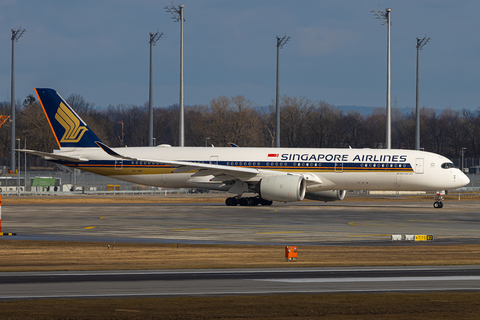 Singapore Airlines Airbus A350-941 (9V-SMO) at  Munich, Germany