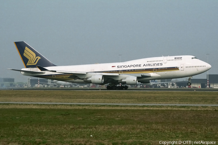 Singapore Airlines Boeing 747-412 (9V-SMR) | Photo 145849