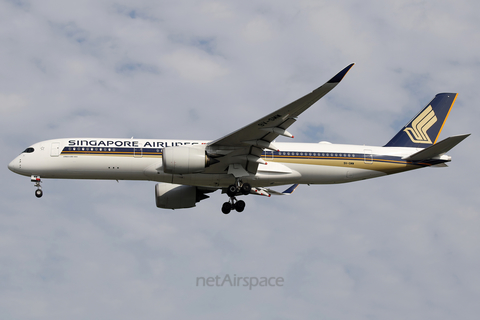 Singapore Airlines Airbus A350-941 (9V-SMW) at  Singapore - Changi, Singapore