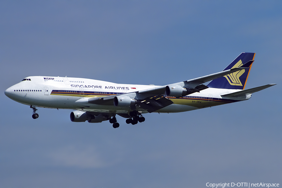 Singapore Airlines Boeing 747-412 (9V-SMW) | Photo 474332