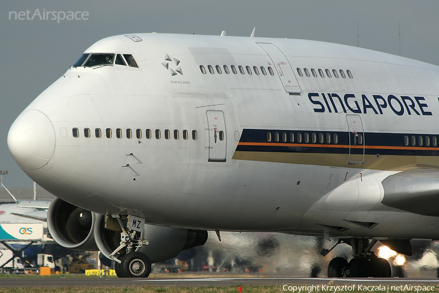 Singapore Airlines Boeing 747-412 (9V-SMZ) | Photo 42710