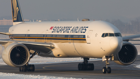 Singapore Airlines Boeing 777-312(ER) (9V-SNB) at  Frankfurt am Main, Germany