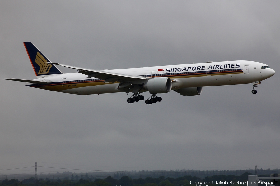 Singapore Airlines Boeing 777-312(ER) (9V-SNB) | Photo 183910