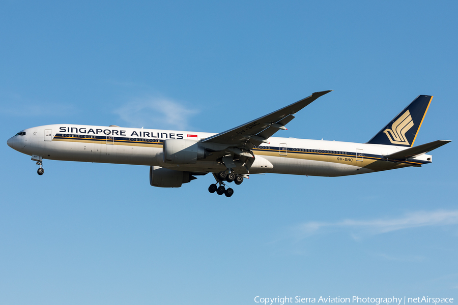 Singapore Airlines Boeing 777-312(ER) (9V-SNC) | Photo 386096