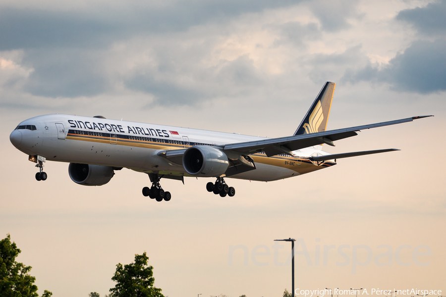 Singapore Airlines Boeing 777-312(ER) (9V-SNC) | Photo 580051