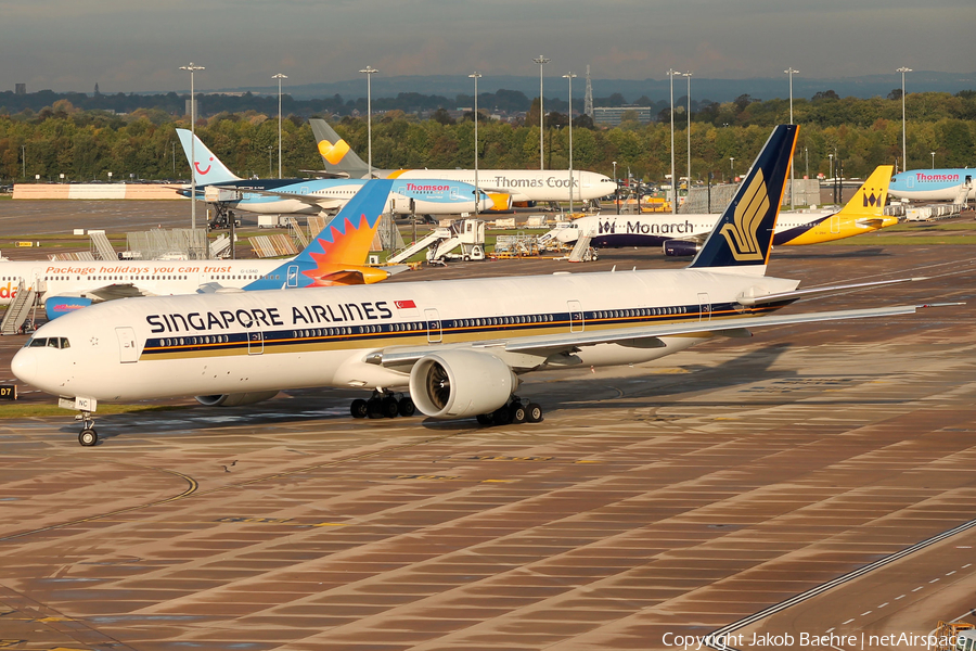 Singapore Airlines Boeing 777-312(ER) (9V-SNC) | Photo 137911