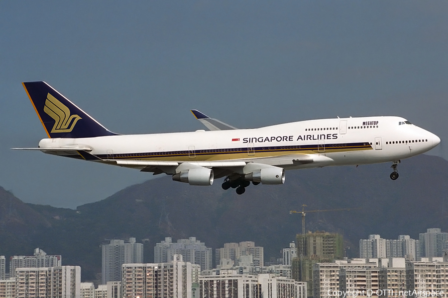 Singapore Airlines Boeing 747-412 (9V-SPA) | Photo 161562