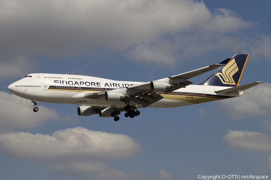 Singapore Airlines Boeing 747-412 (9V-SPE) | Photo 337975