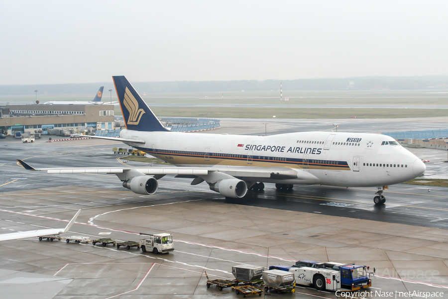 Singapore Airlines Boeing 747-412 (9V-SPH) | Photo 278928