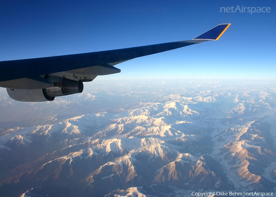 Singapore Airlines Boeing 747-412 (9V-SPJ) | Photo 39480