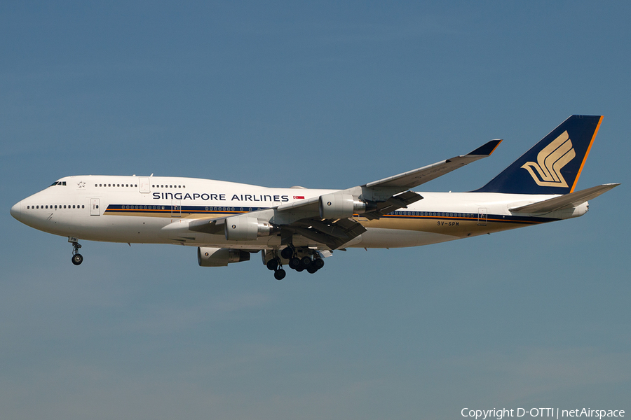 Singapore Airlines Boeing 747-412 (9V-SPM) | Photo 201924