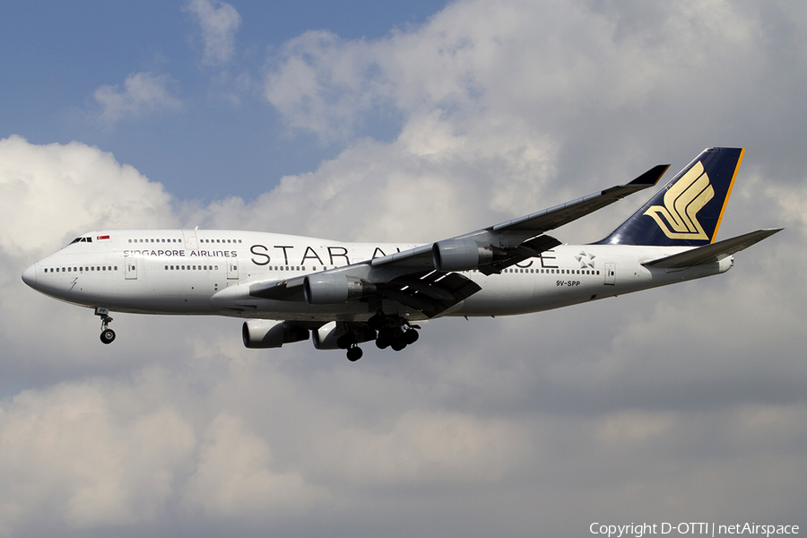 Singapore Airlines Boeing 747-412 (9V-SPP) | Photo 339354
