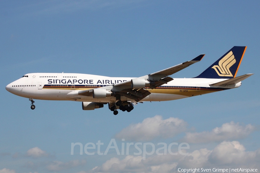 Singapore Airlines Boeing 747-412 (9V-SPQ) | Photo 12033