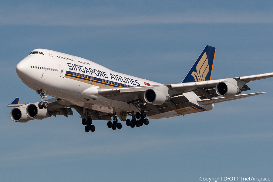 Singapore Airlines Boeing 747-412 (9V-SPQ) | Photo 279816