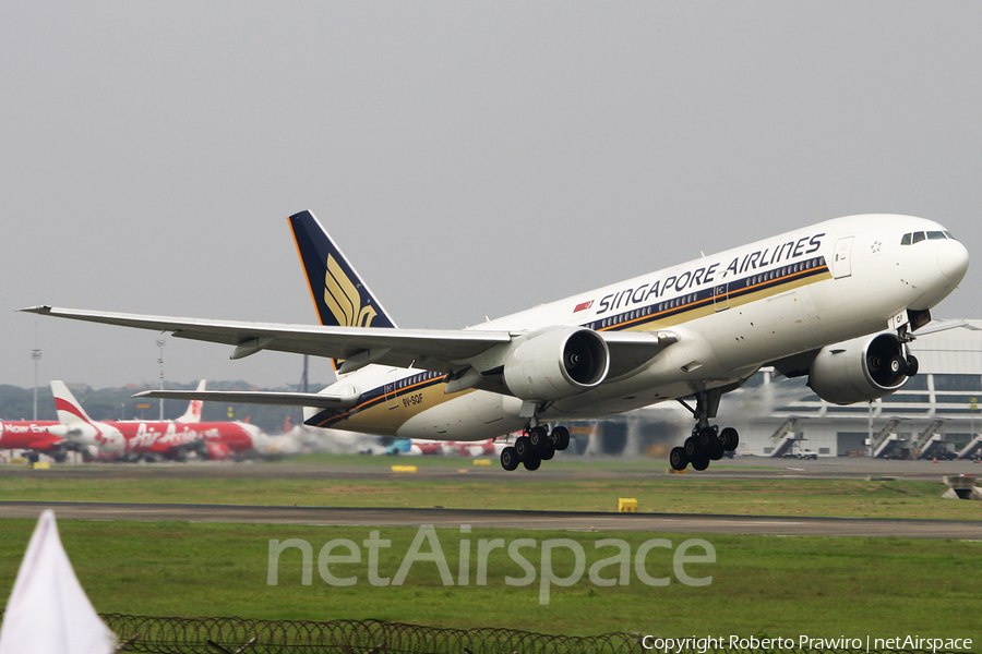 Singapore Airlines Boeing 777-212(ER) (9V-SQF) | Photo 368537