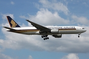 Singapore Airlines Boeing 777-212(ER) (9V-SQH) at  Manila - Ninoy Aquino International, Philippines