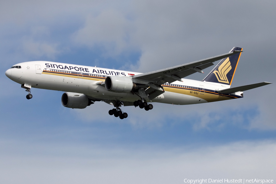 Singapore Airlines Boeing 777-212(ER) (9V-SQJ) | Photo 542379