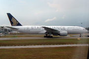 Singapore Airlines Boeing 777-212(ER) (9V-SRE) at  Singapore - Changi, Singapore