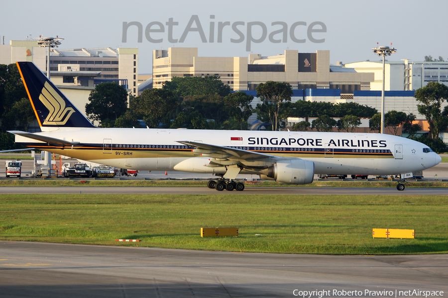 Singapore Airlines Boeing 777-212(ER) (9V-SRH) | Photo 394219