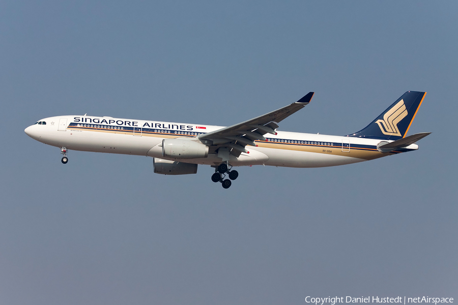 Singapore Airlines Airbus A330-343E (9V-SSA) | Photo 644005