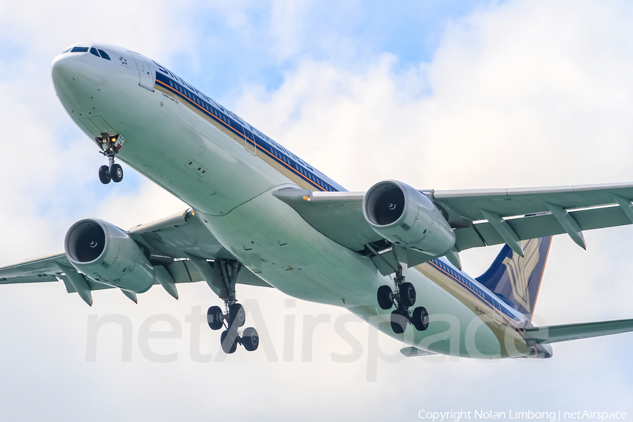 Singapore Airlines Airbus A330-343E (9V-STC) | Photo 369729