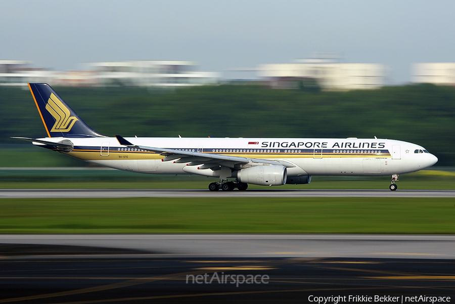 Singapore Airlines Airbus A330-343E (9V-STE) | Photo 22664