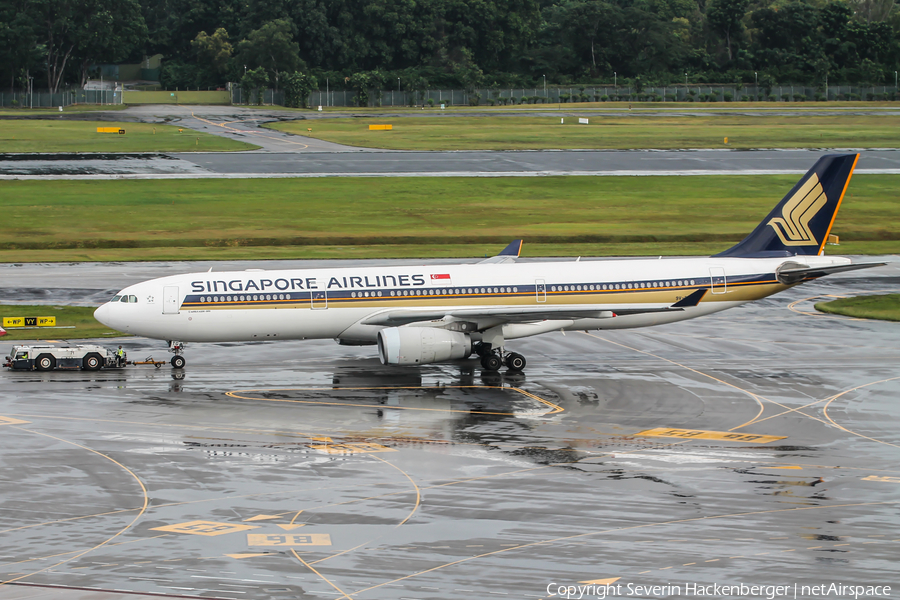 Singapore Airlines Airbus A330-343X (9V-STG) | Photo 188899