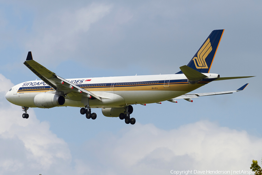 Singapore Airlines Airbus A330-343X (9V-STJ) | Photo 21935