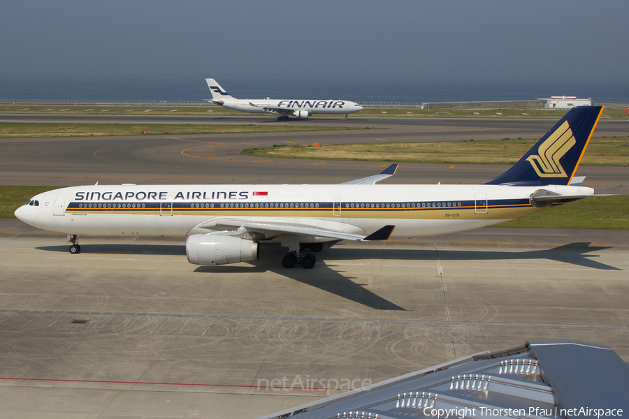 Singapore Airlines Airbus A330-343E (9V-STK) | Photo 81556
