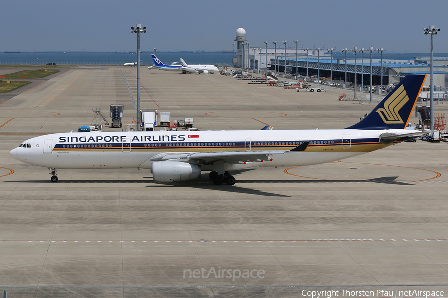 Singapore Airlines Airbus A330-343 (9V-STN) | Photo 77154