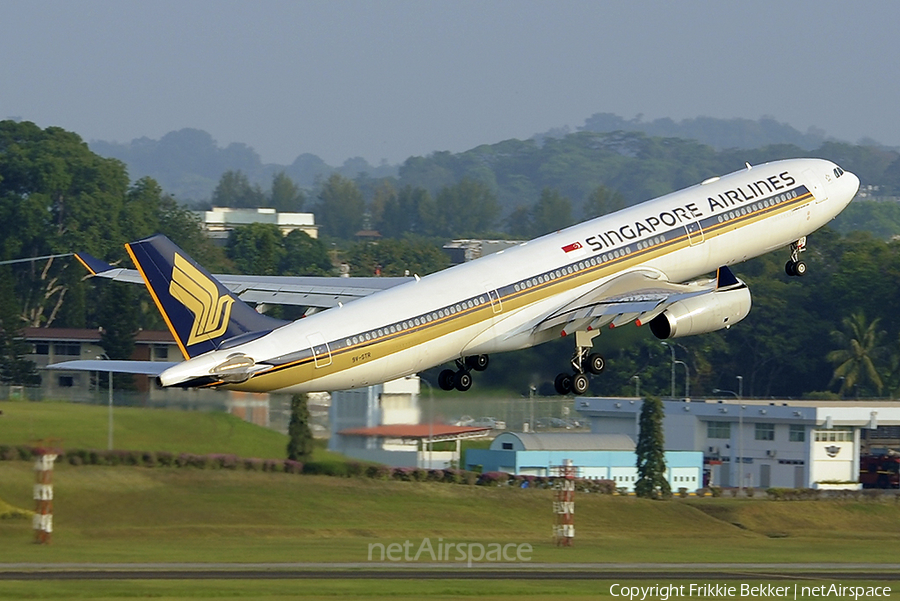 Singapore Airlines Airbus A330-343E (9V-STR) | Photo 22071