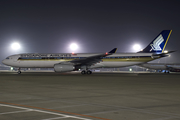 Singapore Airlines Airbus A330-343X (9V-STT) at  Guangzhou - Baiyun, China