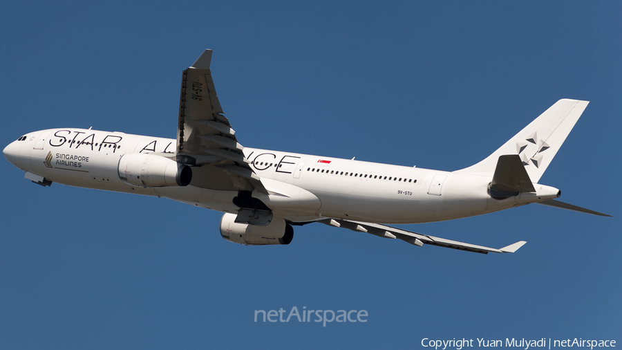 Singapore Airlines Airbus A330-343 (9V-STU) | Photo 360990