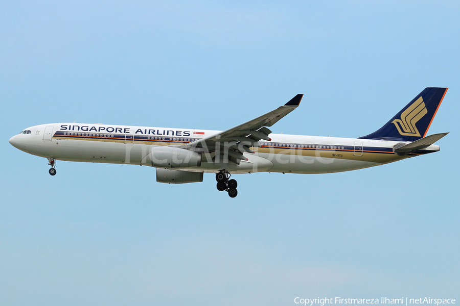 Singapore Airlines Airbus A330-343 (9V-STU) | Photo 109144