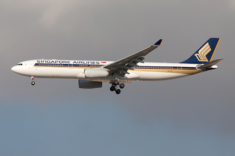 Singapore Airlines Airbus A330-343E (9V-STZ) at  Dubai - International, United Arab Emirates