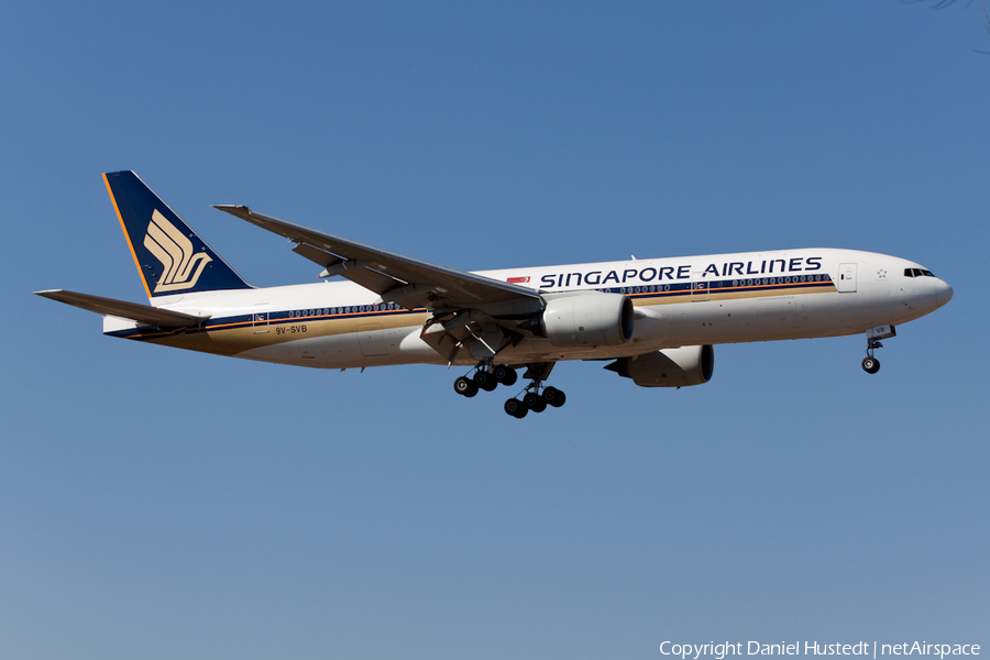Singapore Airlines Boeing 777-212(ER) (9V-SVB) | Photo 425870