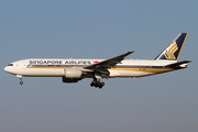 Singapore Airlines Boeing 777-212(ER) (9V-SVF) at  Rome - Fiumicino (Leonardo DaVinci), Italy