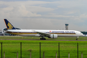 Singapore Airlines Boeing 777-312(ER) (9V-SWA) at  Jakarta - Soekarno-Hatta International, Indonesia