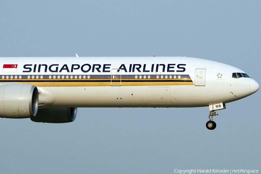 Singapore Airlines Boeing 777-312(ER) (9V-SWB) | Photo 301900