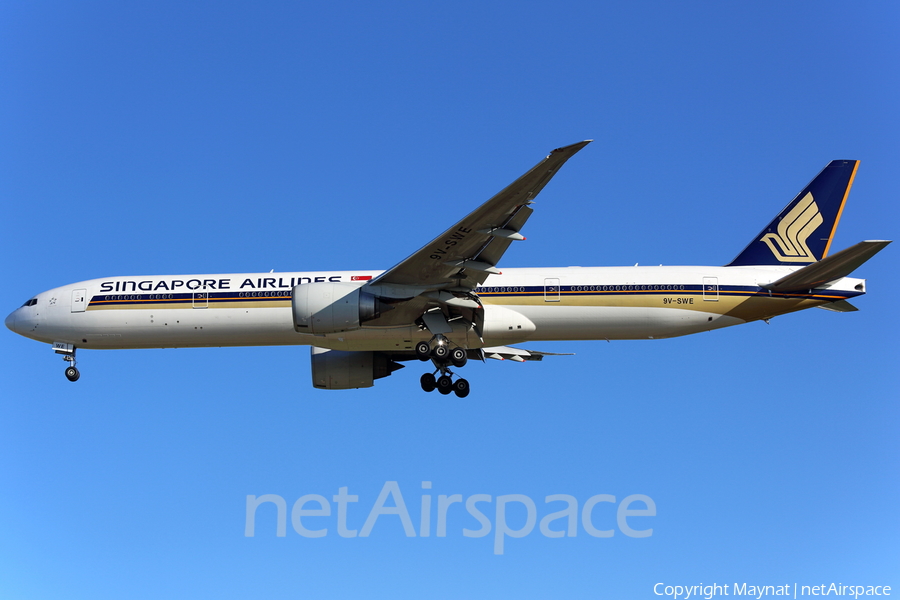 Singapore Airlines Boeing 777-312(ER) (9V-SWE) | Photo 137479