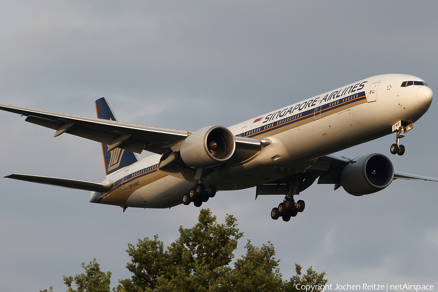 Singapore Airlines Boeing 777-312(ER) (9V-SWE) | Photo 80716