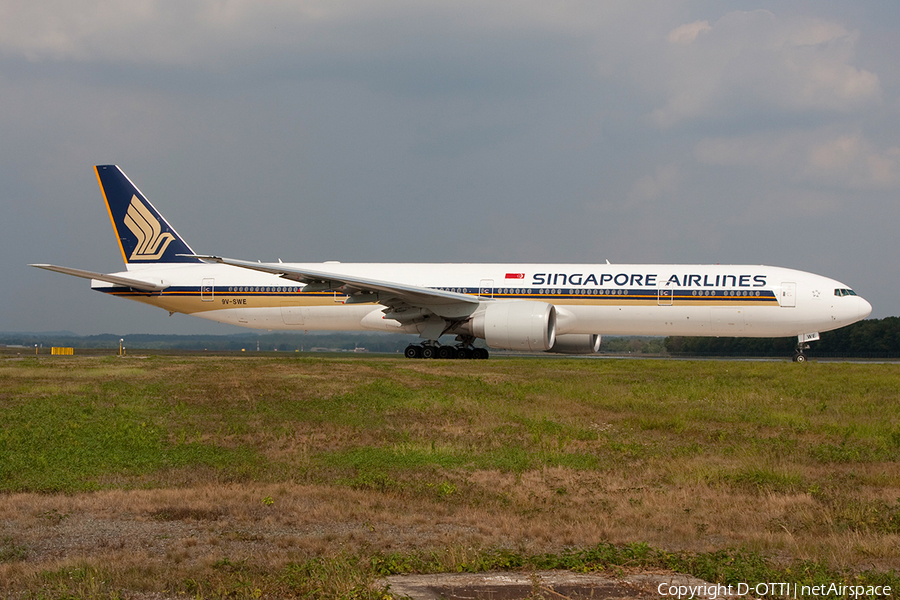 Singapore Airlines Boeing 777-312(ER) (9V-SWE) | Photo 369513